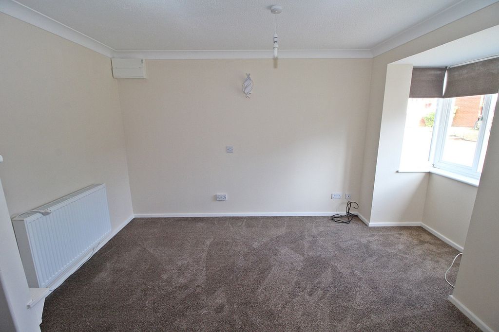 Property photo 2 of 8 5172844