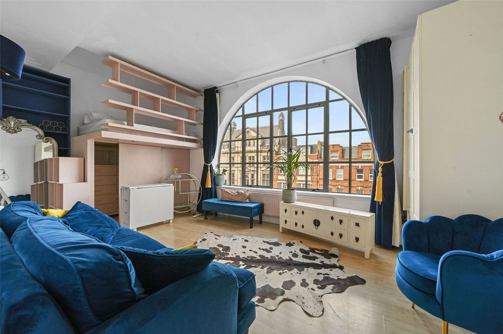 Property photo 3 of 9 Studio