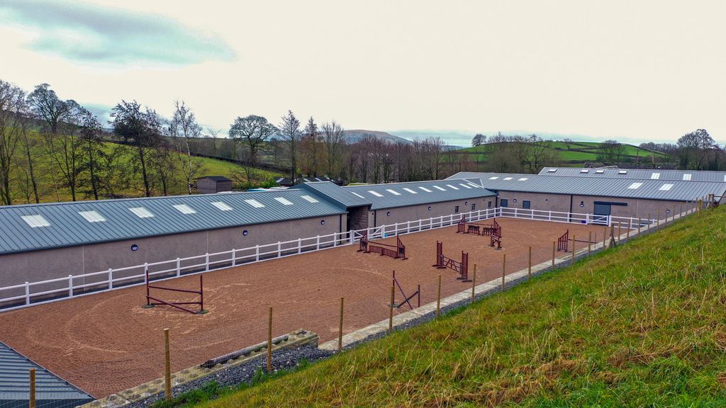 Property photo 2 of 16