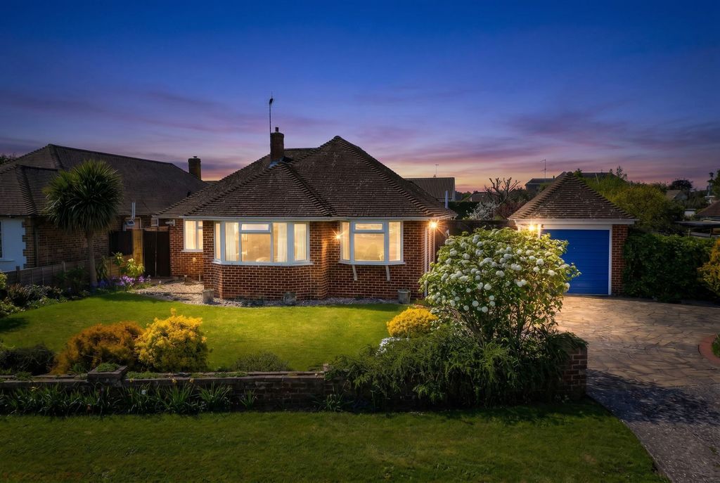 Property photo 1 of 13 Twilight