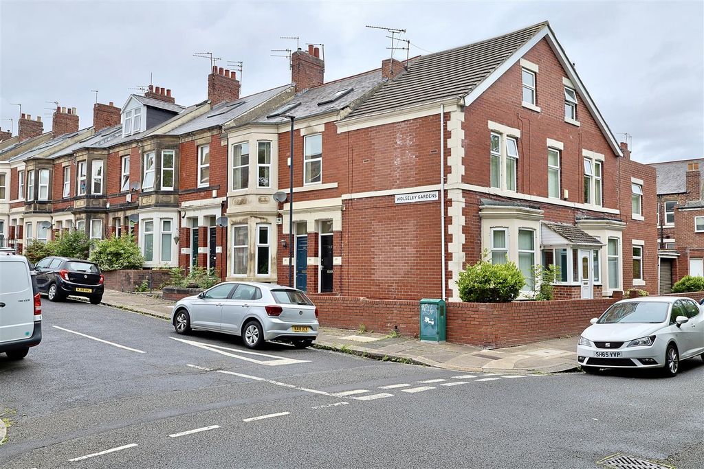 Property photo 3 of 16 6Ecb204F-Eeff-4C2C-8302-C24D2Cfc8Fe0_1_201_A.Jpeg