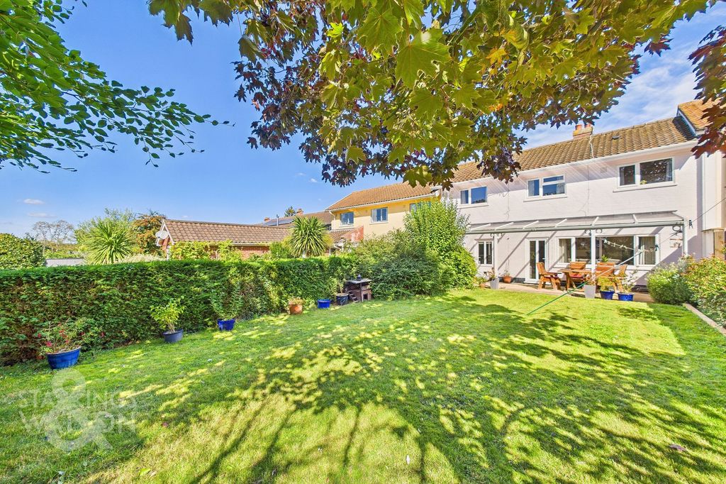 Property photo 2 of 24