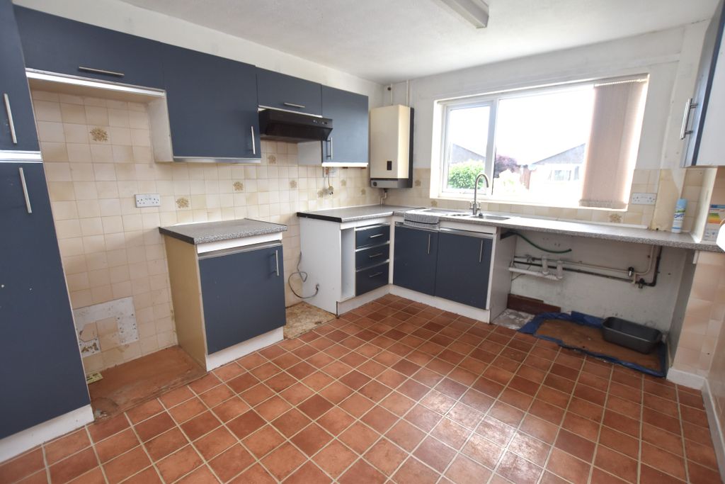 Property photo 2 of 26 Kitchen 2