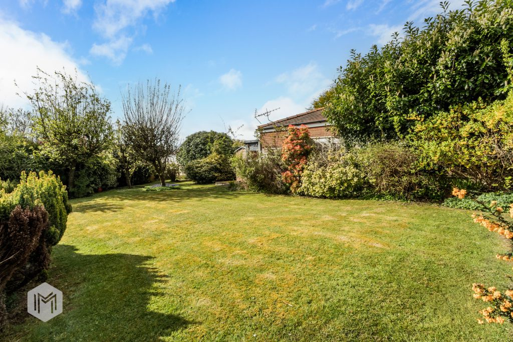Property photo 2 of 25 Picture No. 17