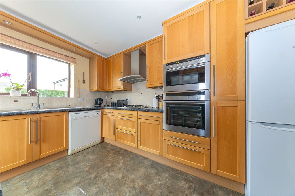 Property photo 2 of 17 Kitchen