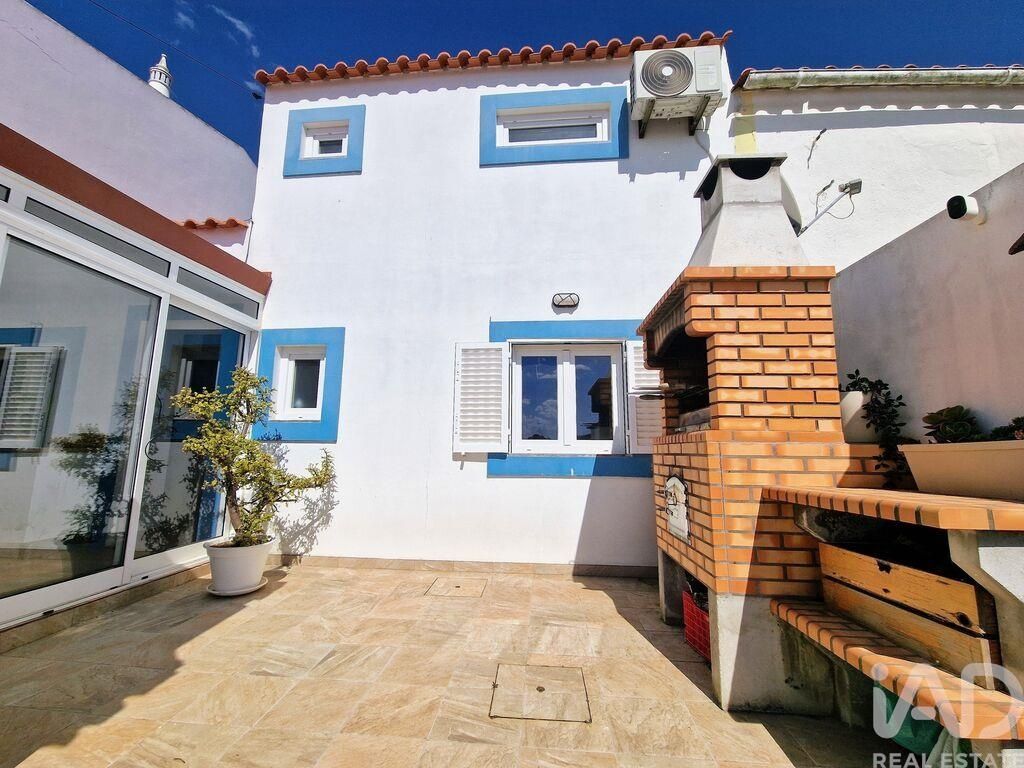 Property photo 1 of 40