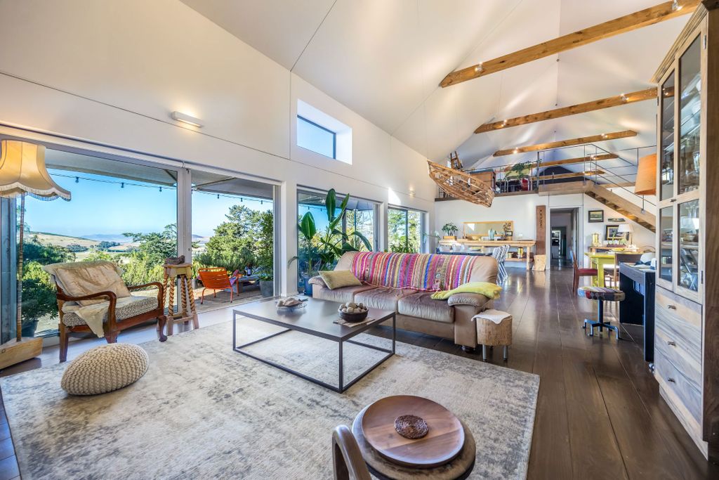 Property photo 2 of 44 Dbv1682390