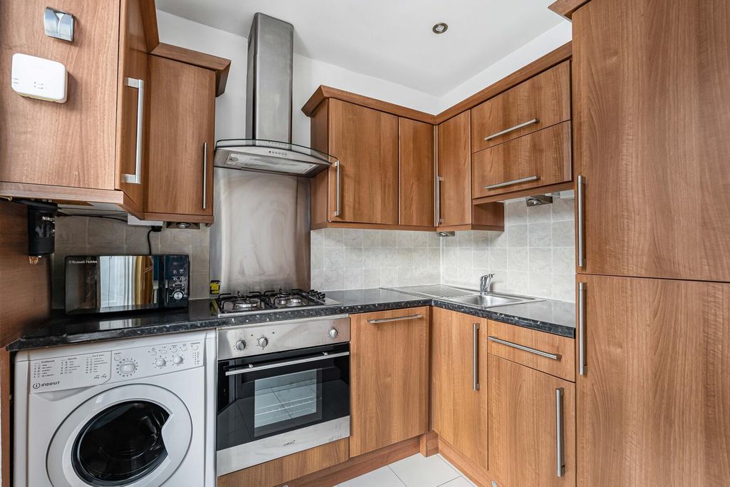 Property photo 3 of 13 Kitchen