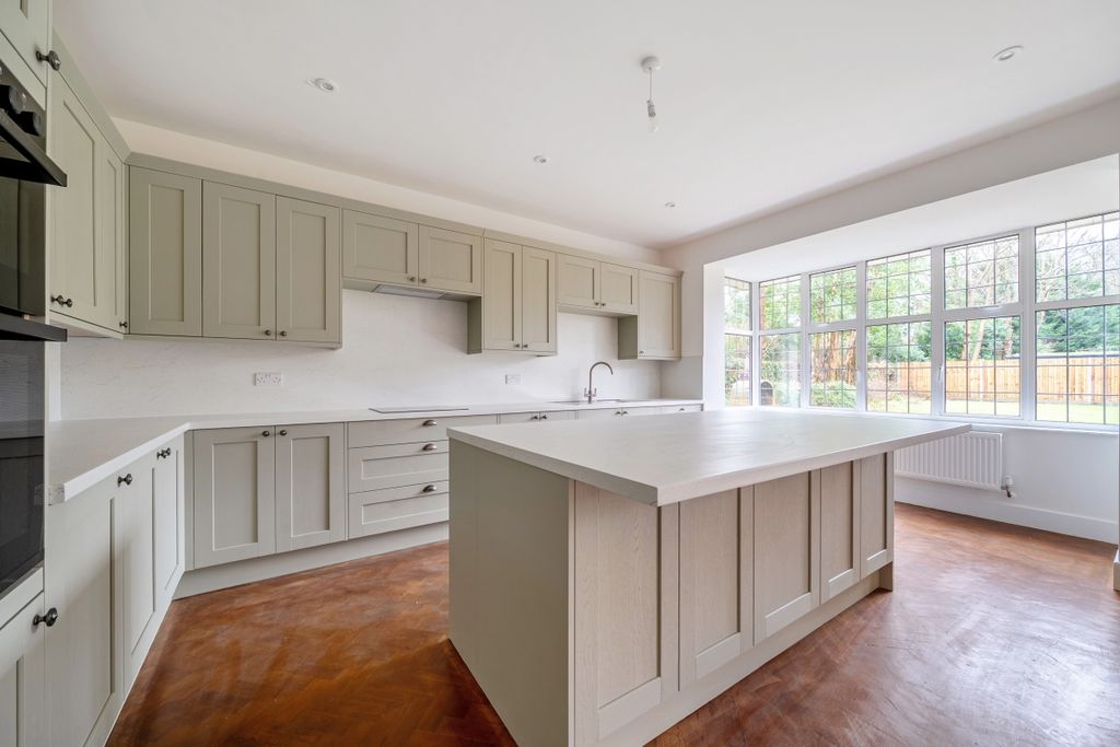 Property photo 2 of 25