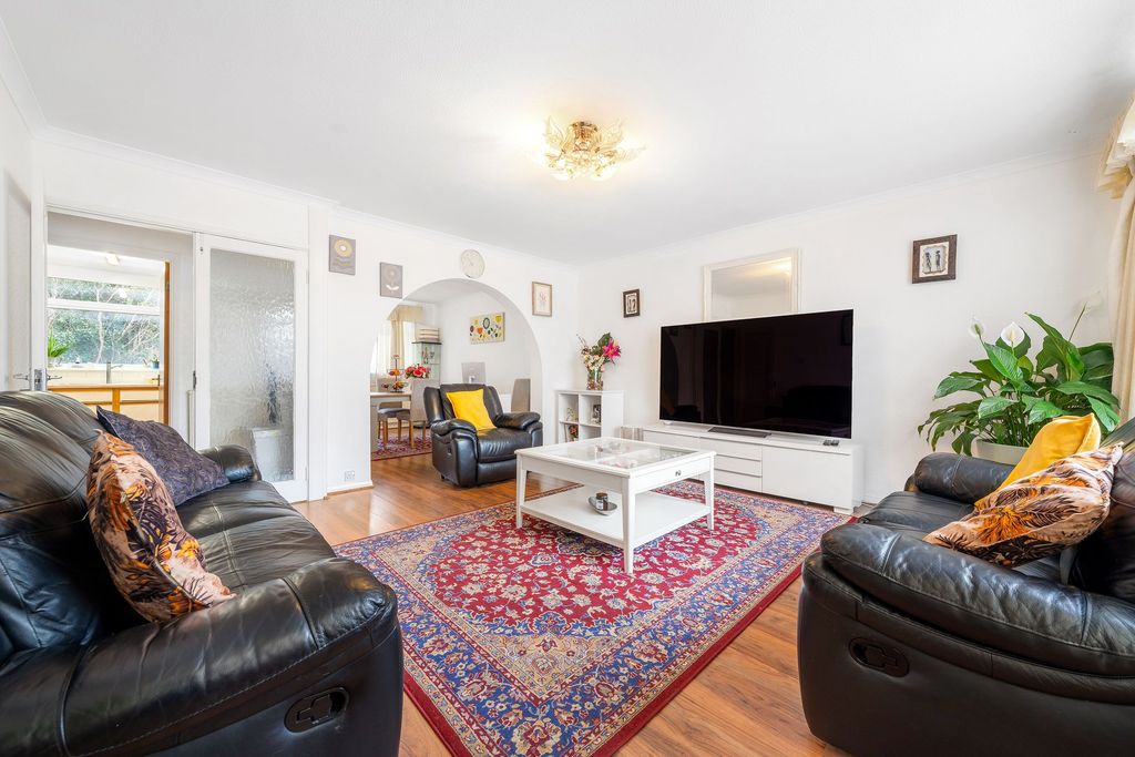 Property photo 2 of 11