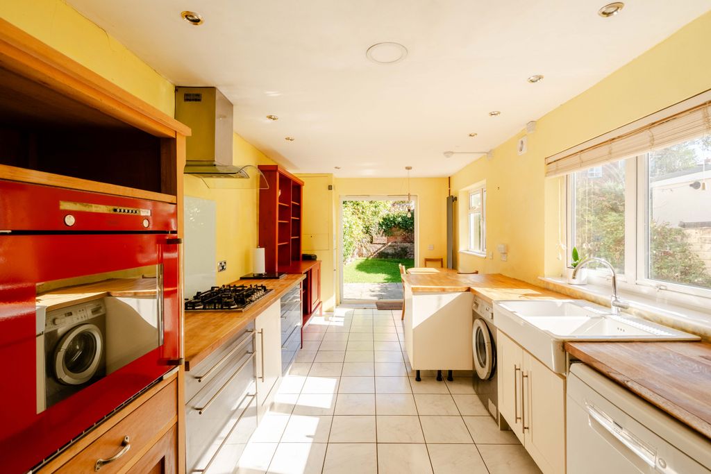 Property photo 3 of 21 21
