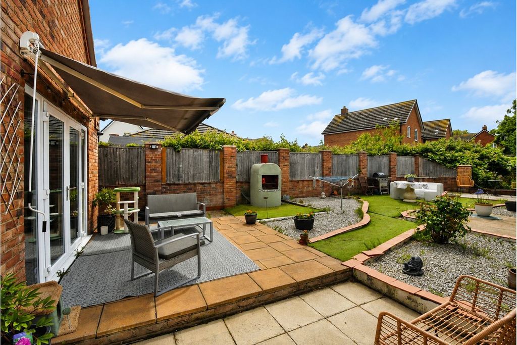 Property photo 3 of 17