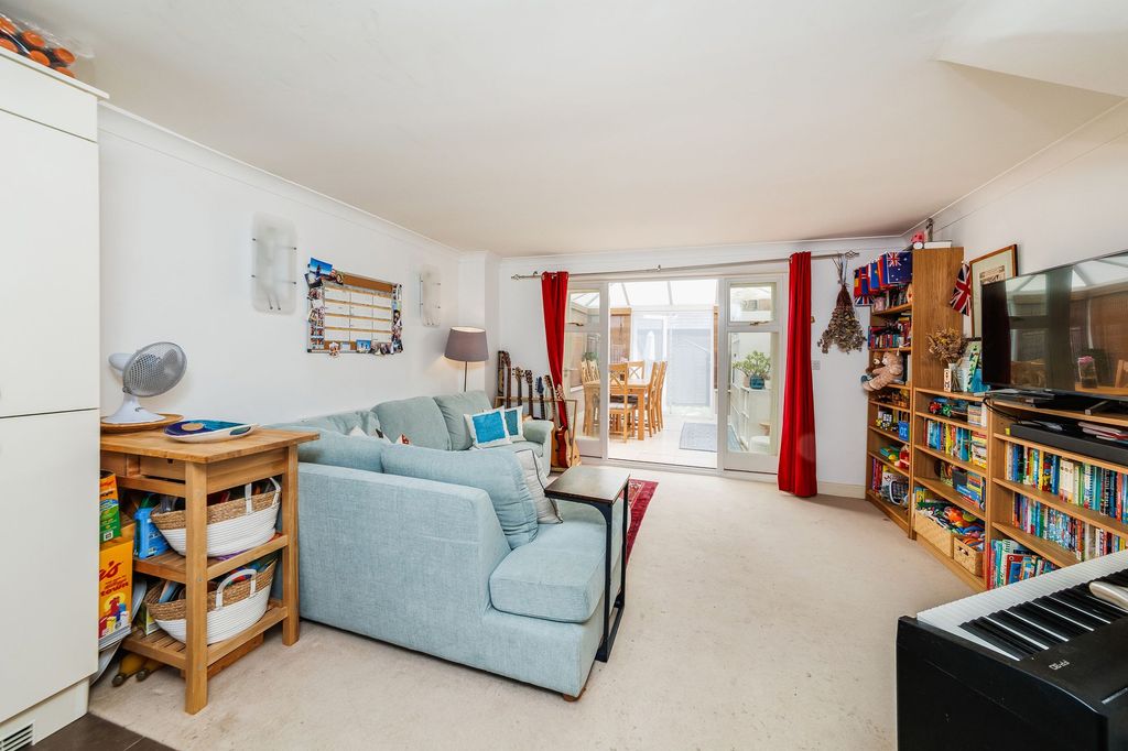 Property photo 3 of 18