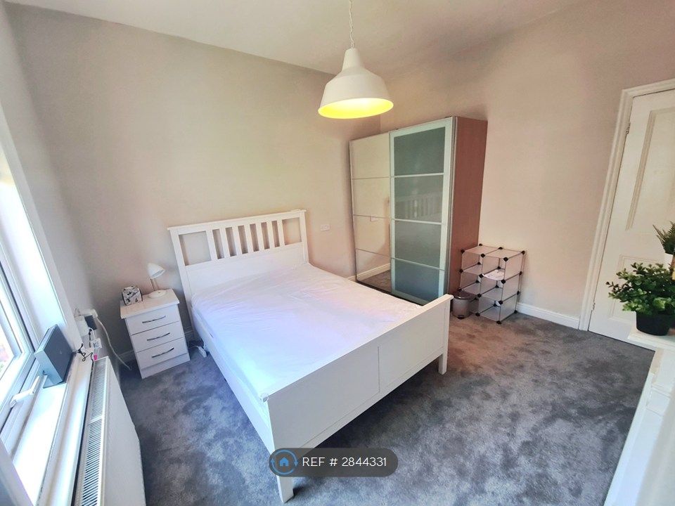 Property photo 1 of 7 Bedroom