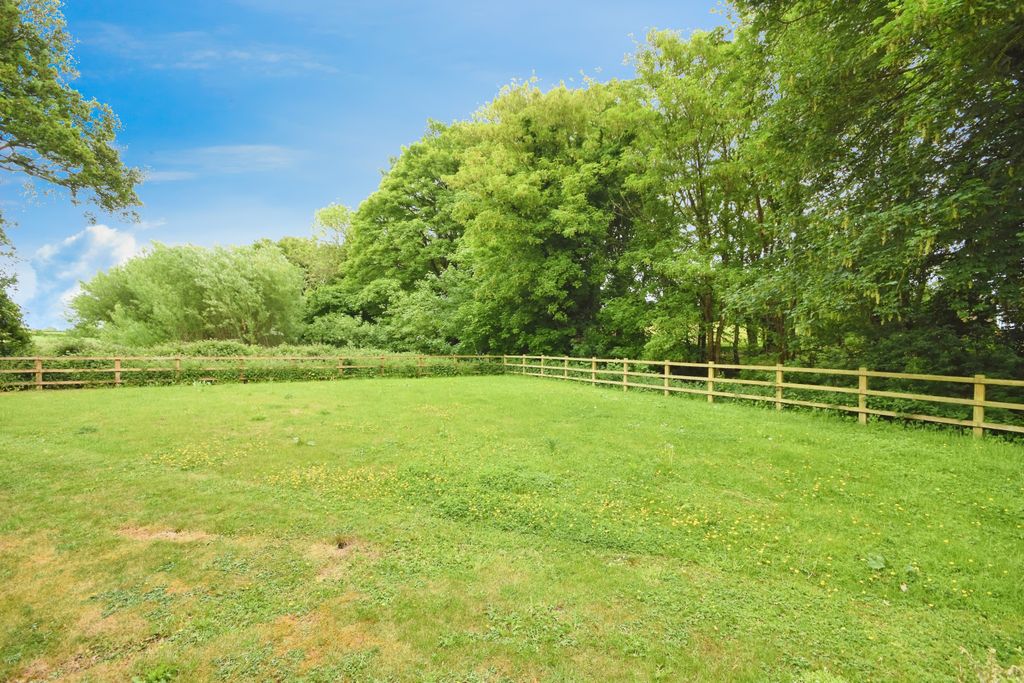 Property photo 3 of 18