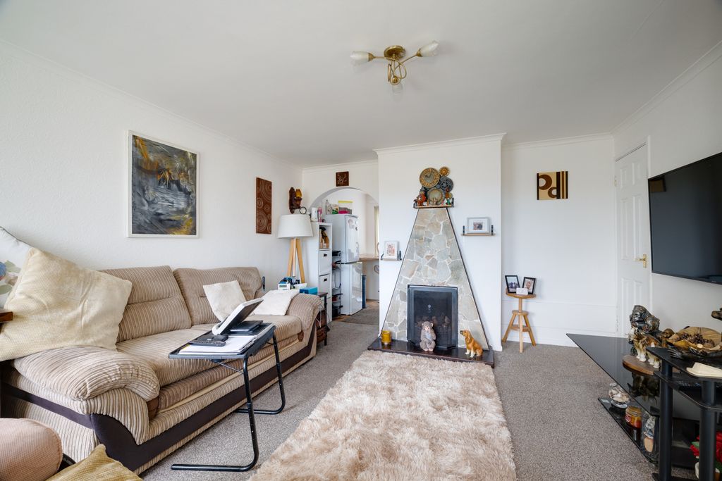 Property photo 3 of 13