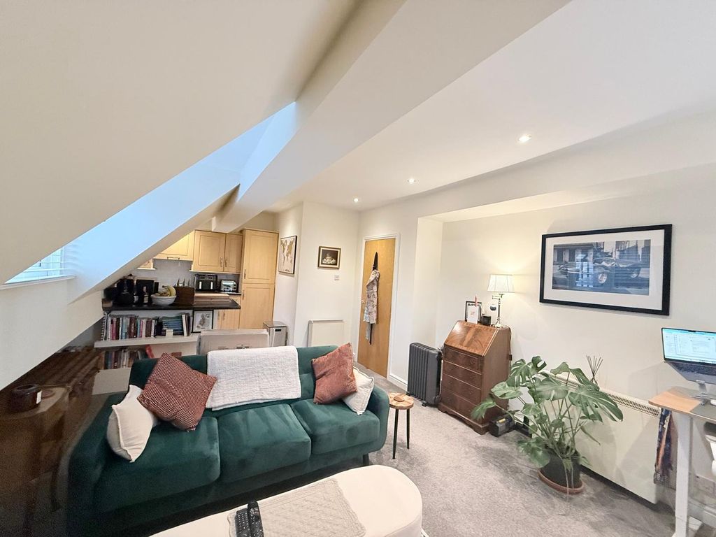 Property photo 3 of 14 Picture No. 15