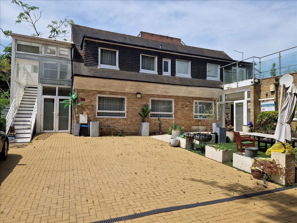 Property photo 1 of 14