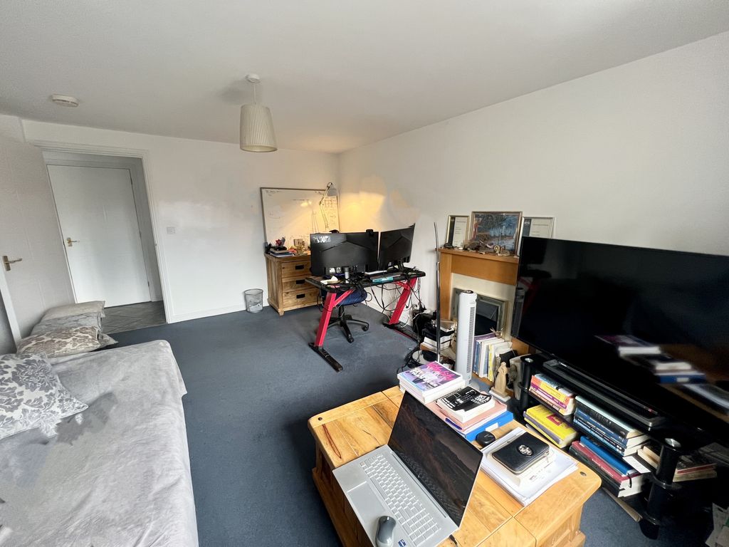 Property photo 3 of 6 Image