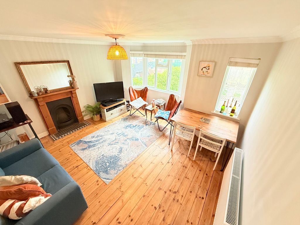 Property photo 2 of 6