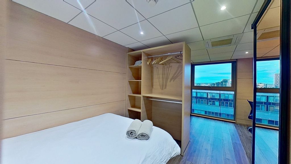 Property photo 3 of 5 Bedroom