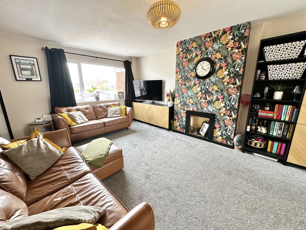 Property photo 2 of 23