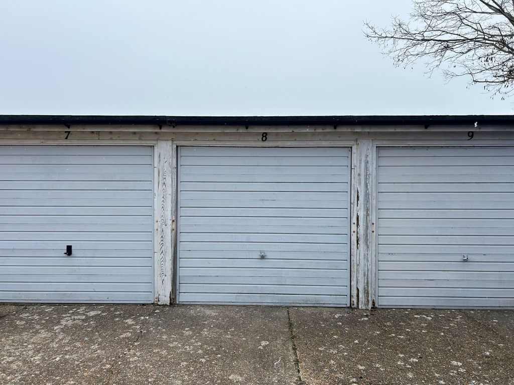 Property photo 1 of 2