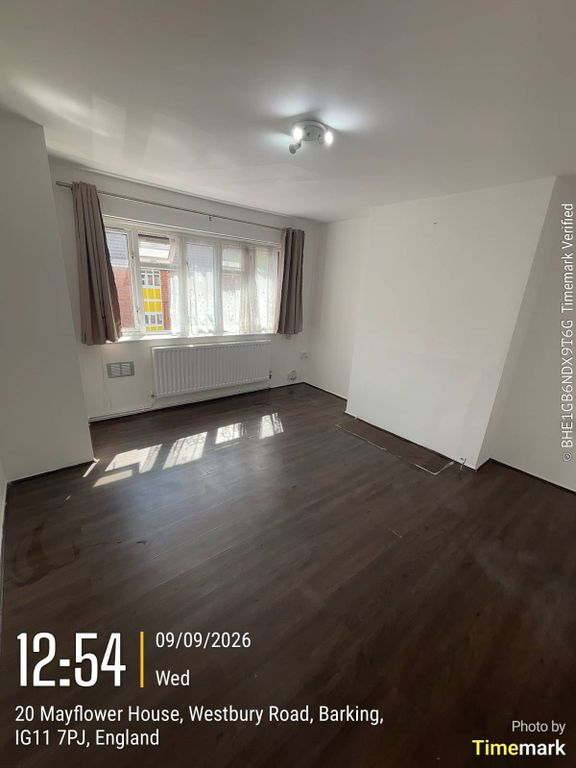 Property photo 1 of 11 Living Room