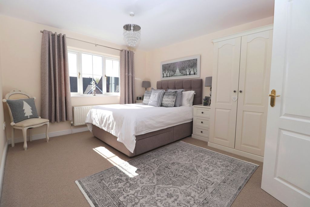 Property photo 3 of 41 Master Bedroom En-Suite