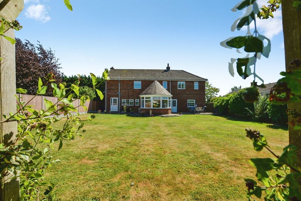 Property photo 2 of 26