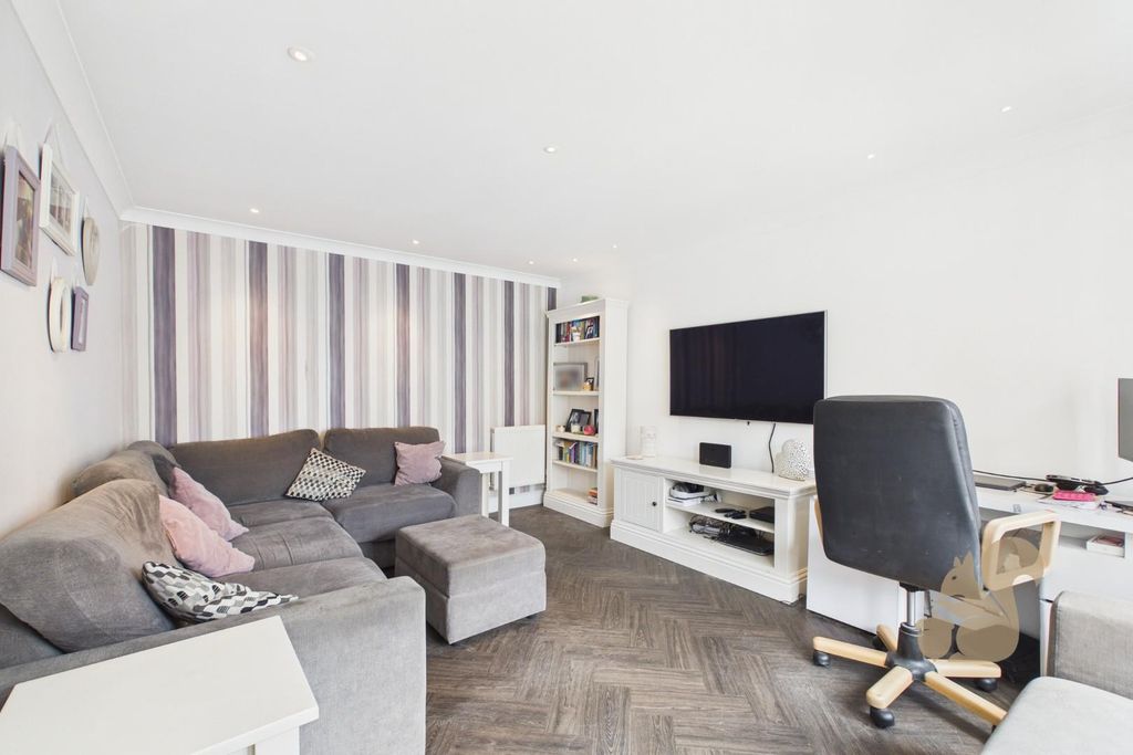 Property photo 3 of 28 Cam01659G0-Pr0786-Still013.Jpg