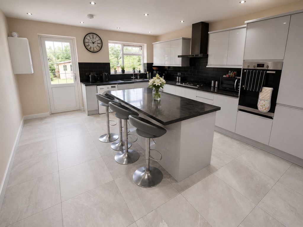 Property photo 3 of 15 5342172