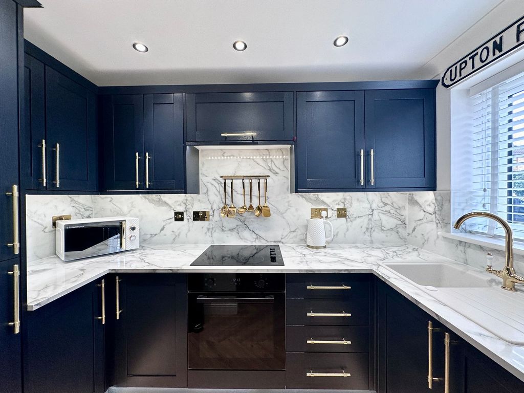 Property photo 2 of 20 Kitchen