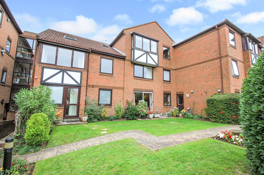 Property photo 1 of 12