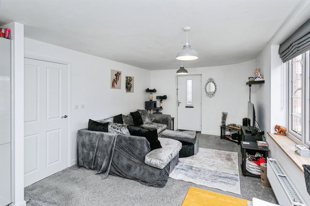 Property photo 3 of 13