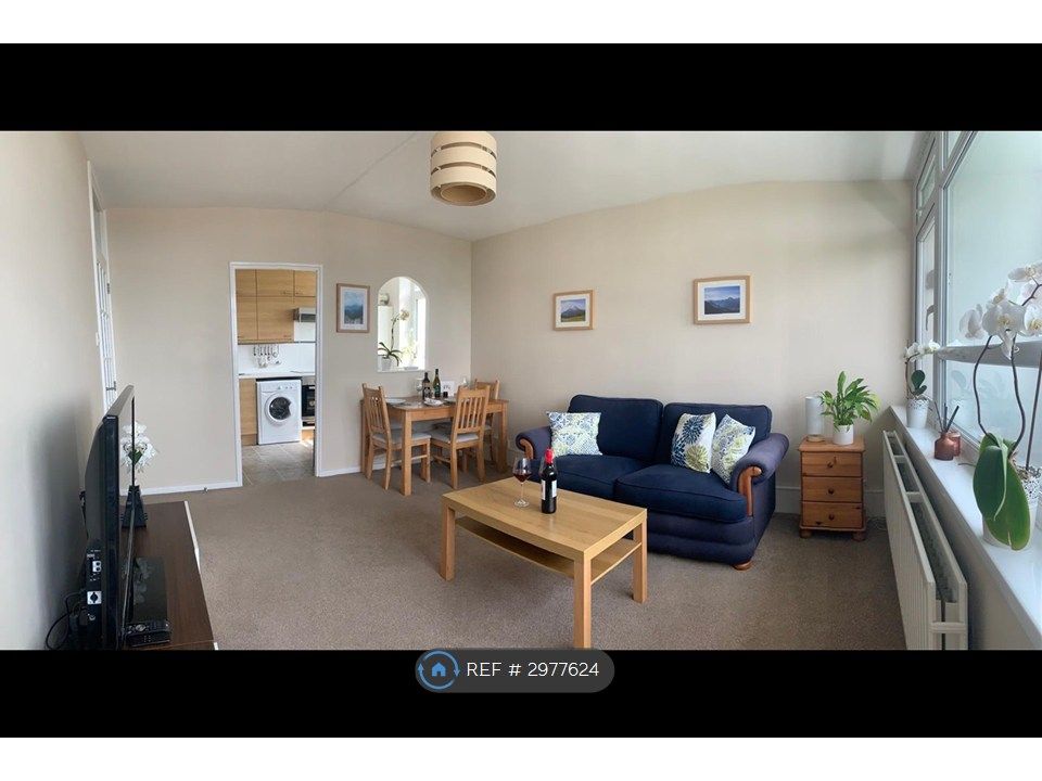 Property photo 2 of 31 Living Room