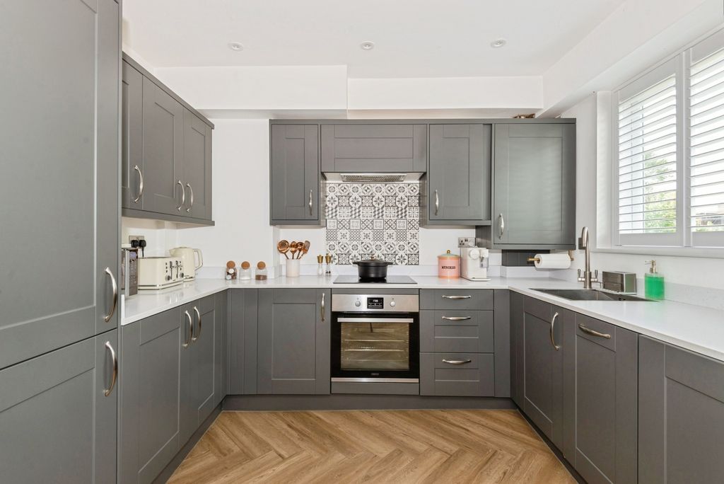 Property photo 3 of 13 Photo