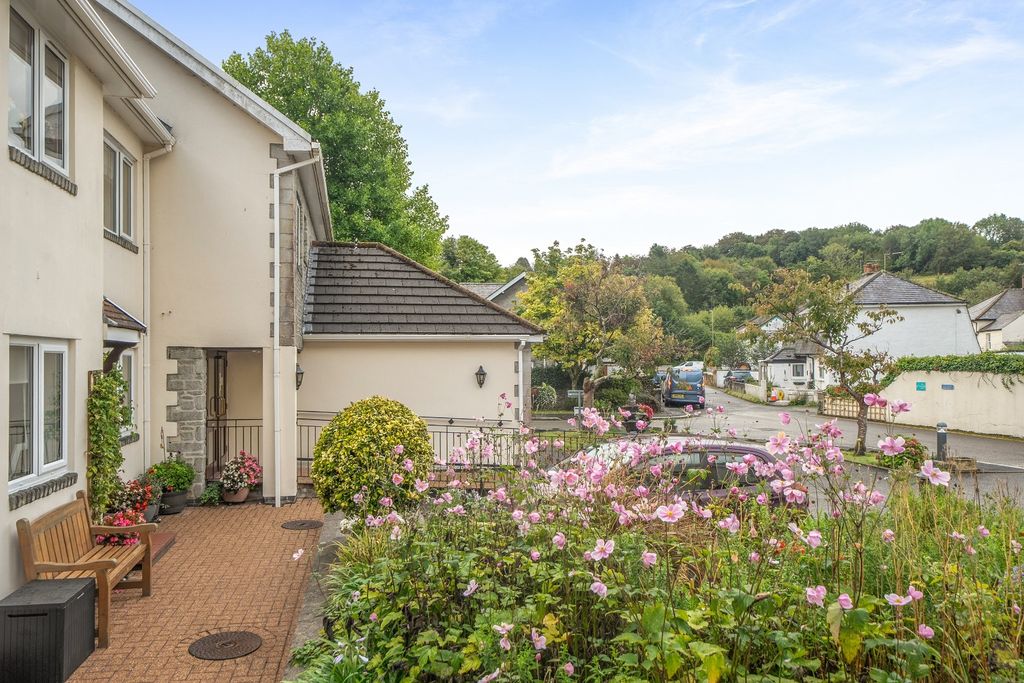 Property photo 3 of 13 5283102