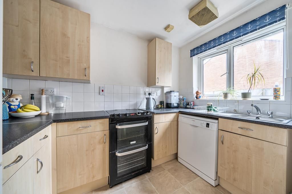 Property photo 3 of 20 Kitchen