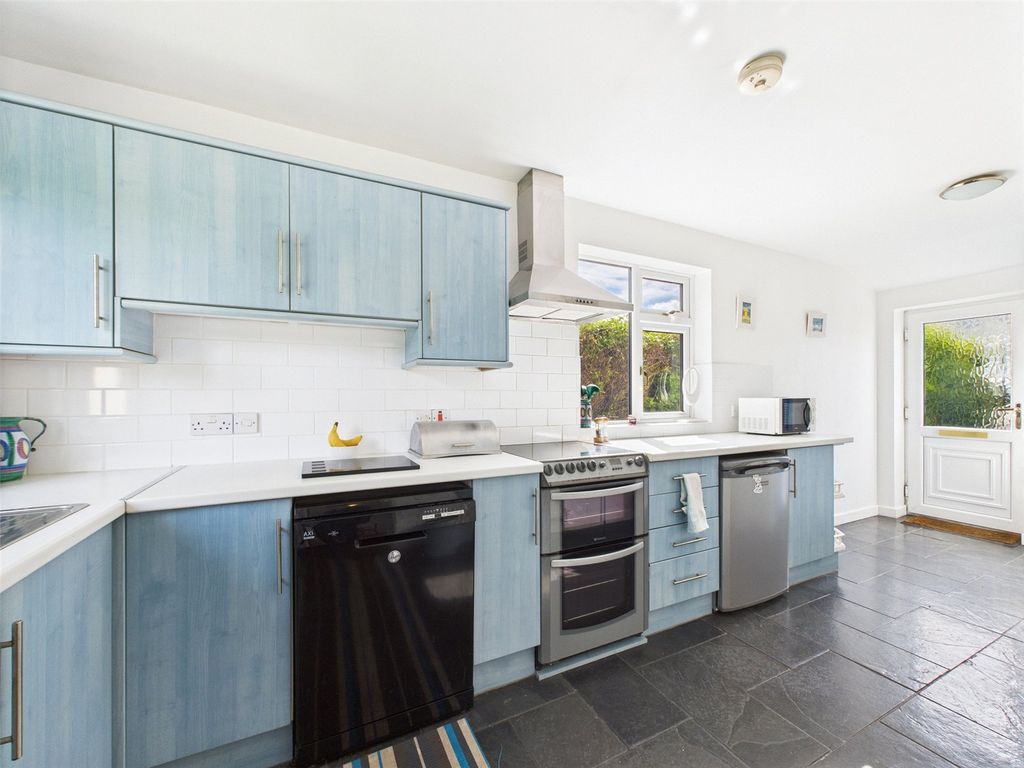 Property photo 3 of 16 Picture No. 02