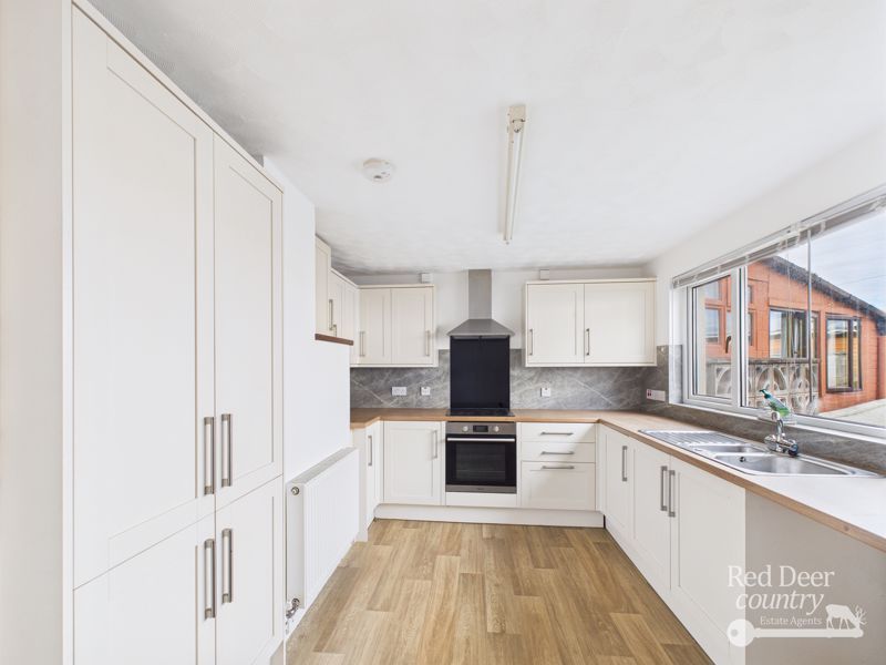 Property photo 2 of 18 Kitchen