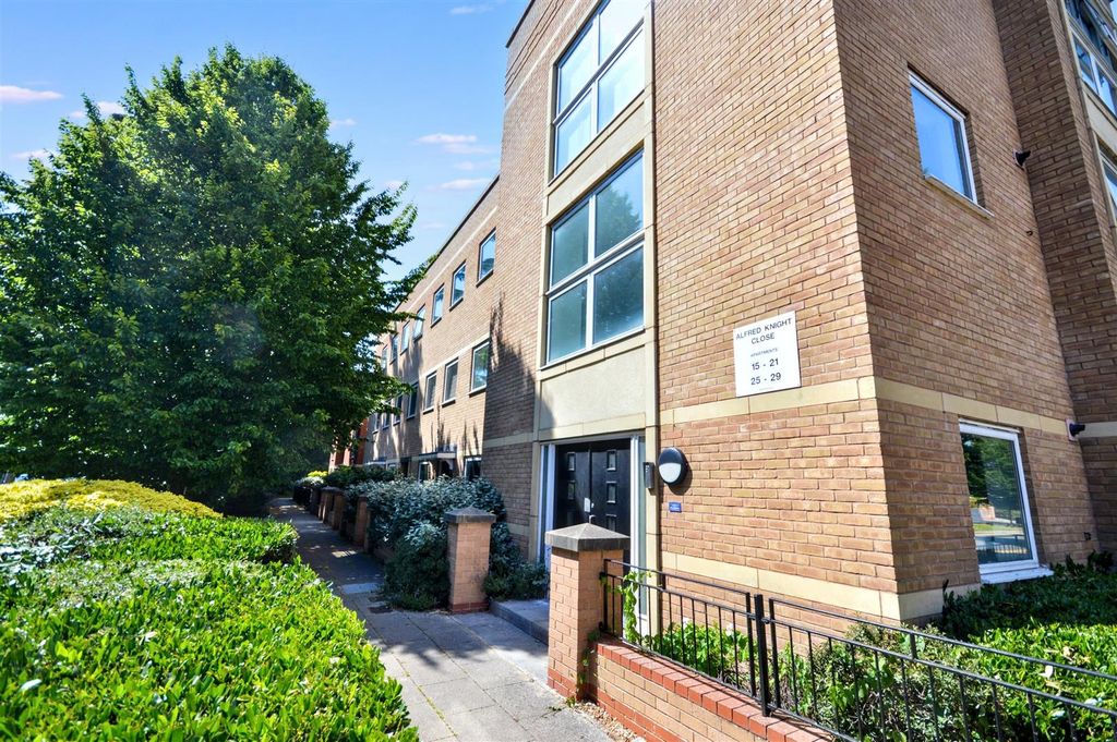 Property photo 1 of 12 Externall (2).Jpeg