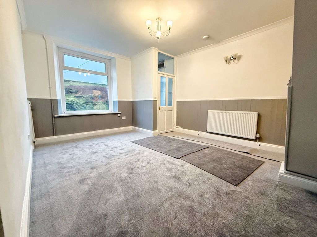 Property photo 2 of 16 Photo 11