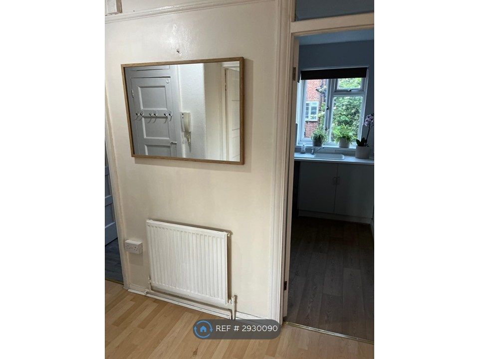 Property photo 3 of 12 Passage