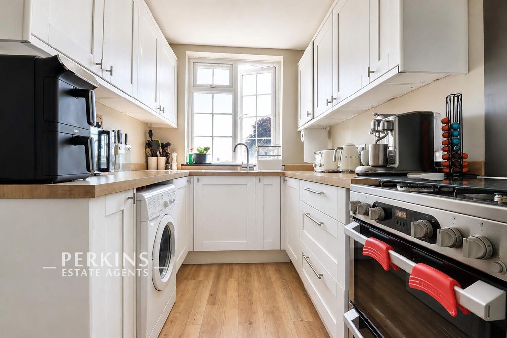 Property photo 3 of 7 Kitchen.Jpg