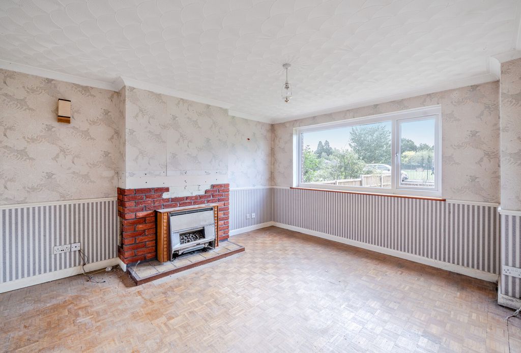 Property photo 3 of 14 1358413-8-68d42E5...