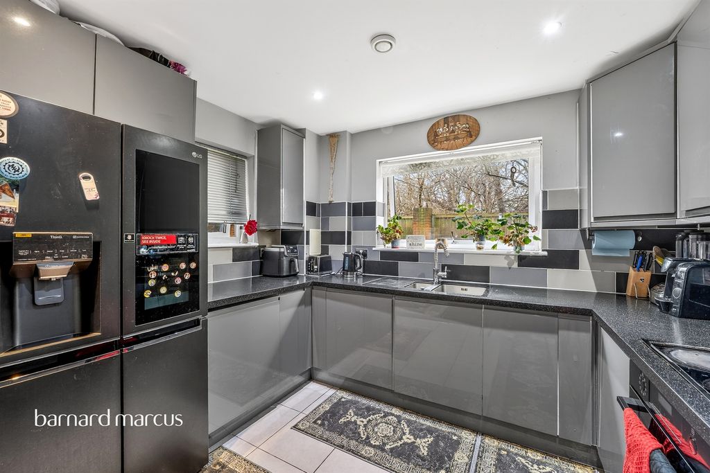 Property photo 2 of 14