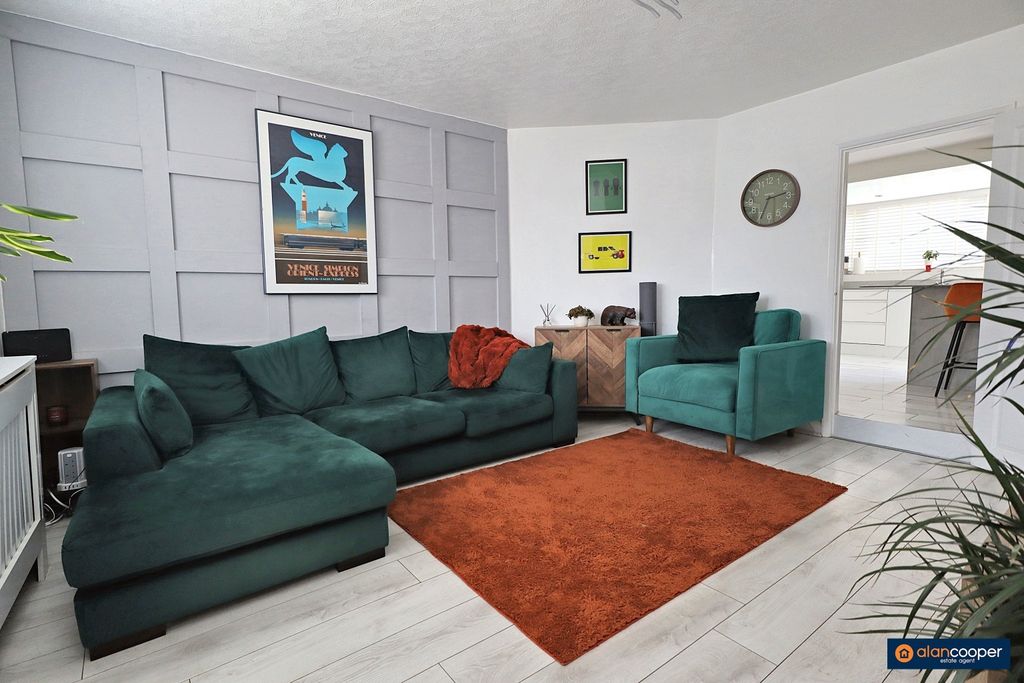 Property photo 2 of 25 4449222