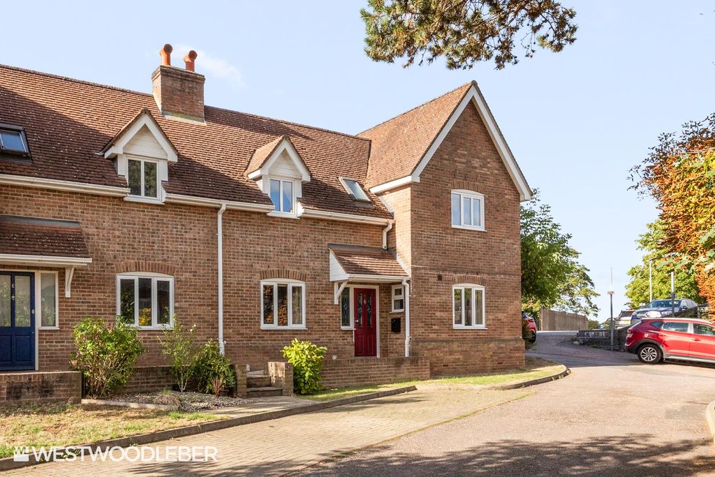 Property photo 1 of 32 Riverbankcottages_33.Jpg