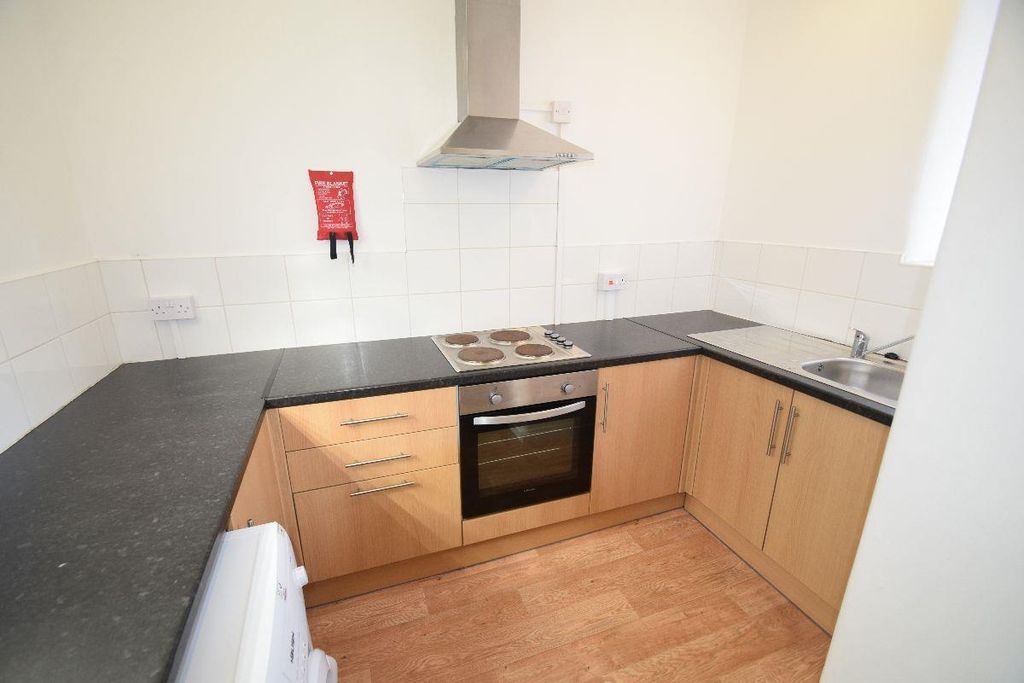 Property photo 2 of 9 Kitchen